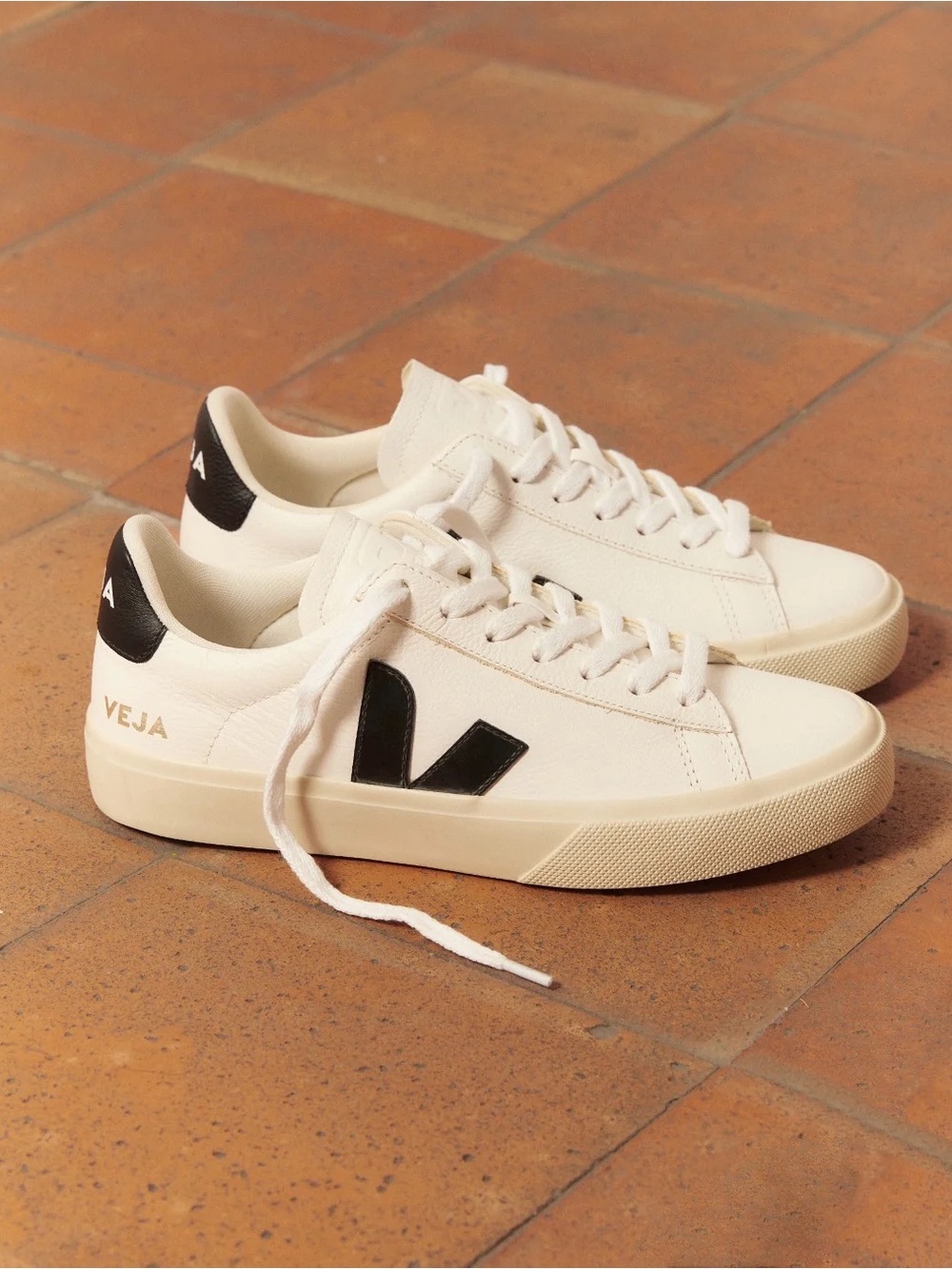 Veja Campo Sneakers - NEED NEW LACES